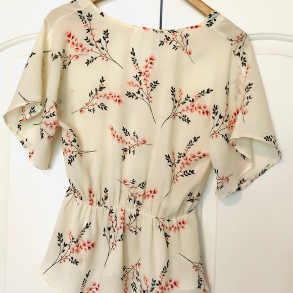 Women’s lightweight blouse - Picture 2 of 3